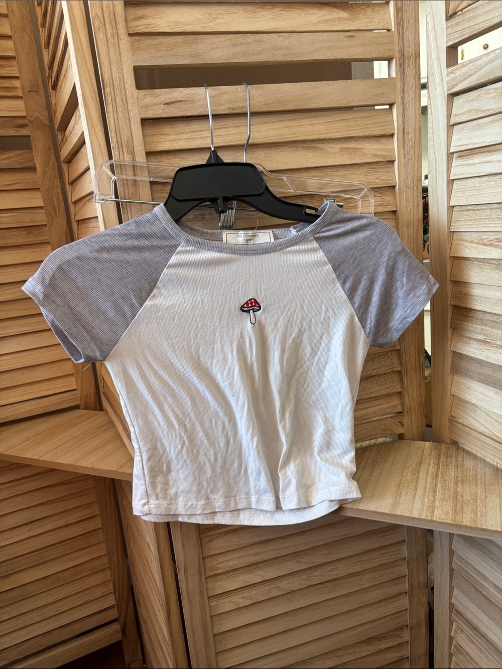 No comment girls Mushroom Patch Cropped Tee - White & Light Gray Medium
